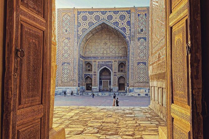 All in One Day Tour of Samarkand from Tashkent - Bibi Khanym Mosque and Siab Bazaar: big monuments plus everyday life