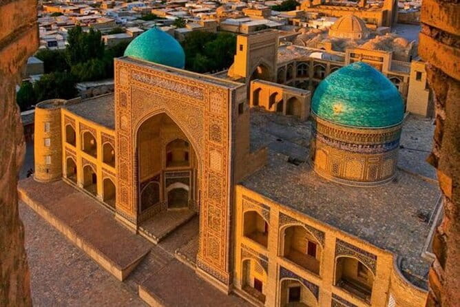 Bukhara: Private Guided Walking Tour with Hotel Pickup - Toki Telpakfurushon trading dome: a break in pace with market energy