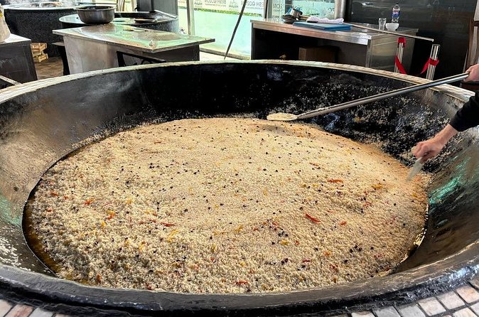 Food tour in Tashkent - Stop 4: The Besh qozon Plov Center and Your Included Lunch