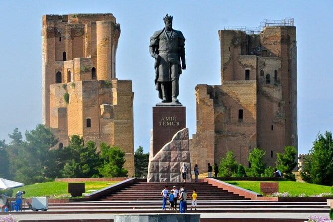 Private Day Trip to Shakhrisabz from Samarkand - Ak-Saray Palace Complex (White Palace): the gate towers you can measure with your eyes
