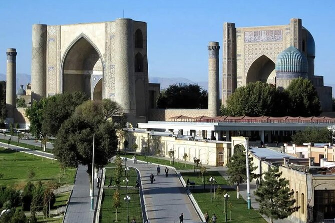 Samarkand Capital of Amir Timur Private Tour with Transport - Bibi Khanym Mosque: A Monument Built for Mass Attendance
