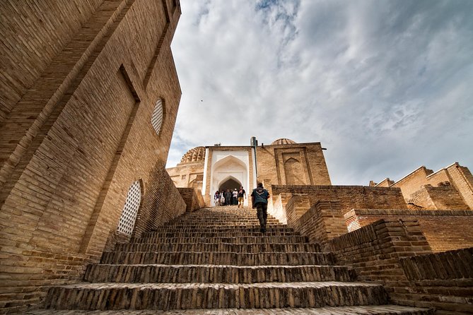 Samarkand: city tour - Gur-Emir Mausoleum: the dome that anchors the story
