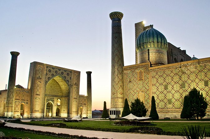 Samarkand City Tour with a Professional Photographer - Siab Bazaar finish: a free market stop to reset your senses