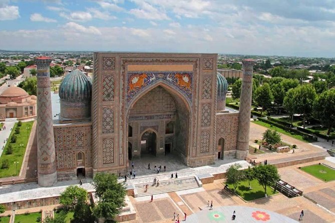 Samarkand day trip - Shahi Zindah Necropolis: A Walk That Reads Like a Story
