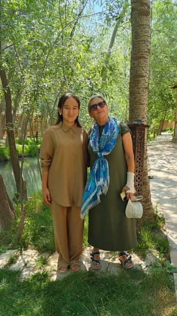 Samarkand Moonlight Tour: A Timeless Night Experience - The guide matters, and Sarvinoz shows up in the details