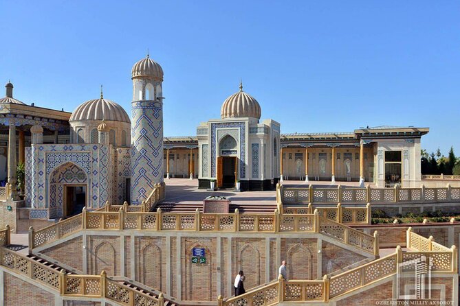 Samarkand Walking Tour History Culture and Hidden Gems - Siyob Bozor Market Stop for Sweets, Fruit, and Samarkand Bread