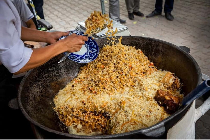 Tashkent: 4 Hour Food Tour and Metro Journey with a Guide - Timing tips: pick your comfort level for crowds