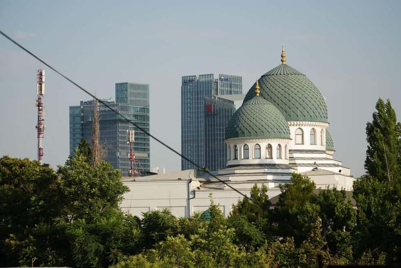 Tashkent city Night Tour with Dinner & Free Pro Photography - Minor Mosque and the lighter pace of landmark walking