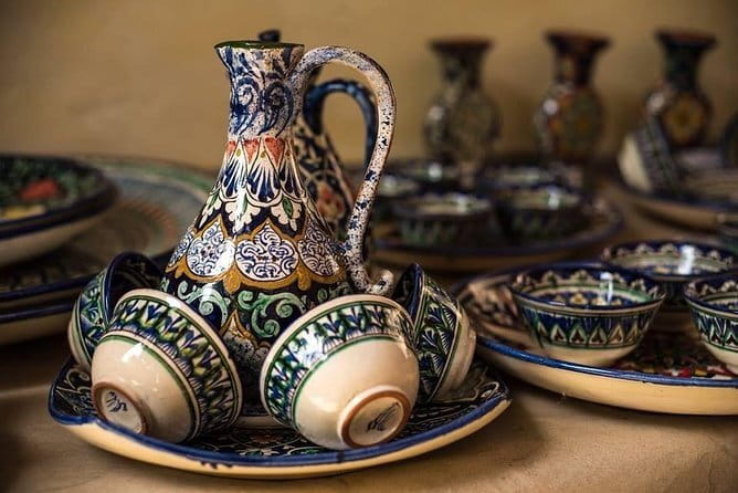 Tashkent city tour - Hotel Uzbekistan: Soviet Icon Shapes, Quick Photo Value
