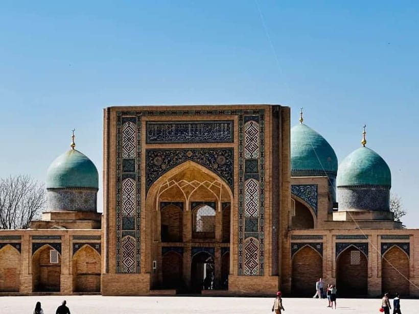 Tashkent: Hidden Gems Walking Tour with Local Snacks - Chorsu Bazaar: spices, fruit, and street-food snack time