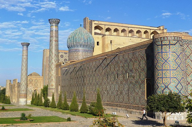 The Golden City of Samarkand: A Self-Guided Audio Tour - Sher Dor: Ulugbek Madrassa echoes and a photographer-friendly quirk